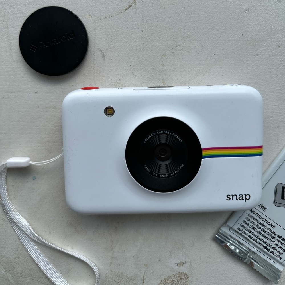 Polaroid Snap Instant Digital Camera with ZINK printing Technology White/Black